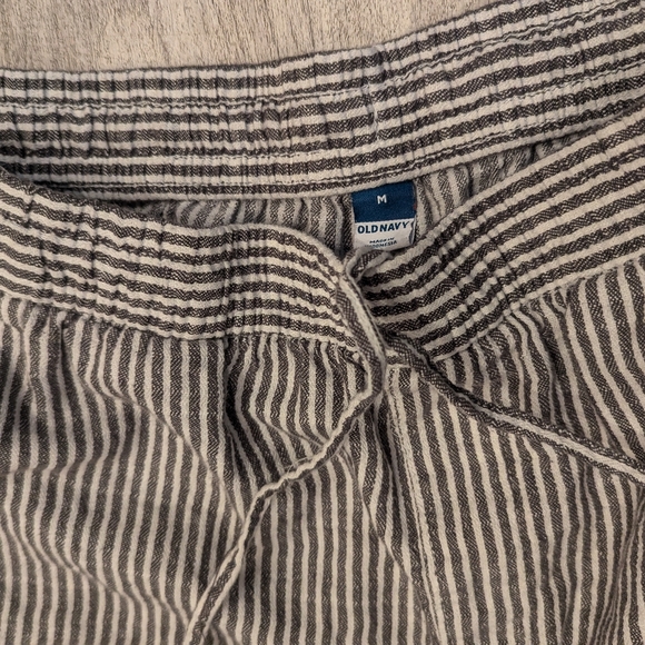 Bundle of M wide leg capris - Picture 6 of 16